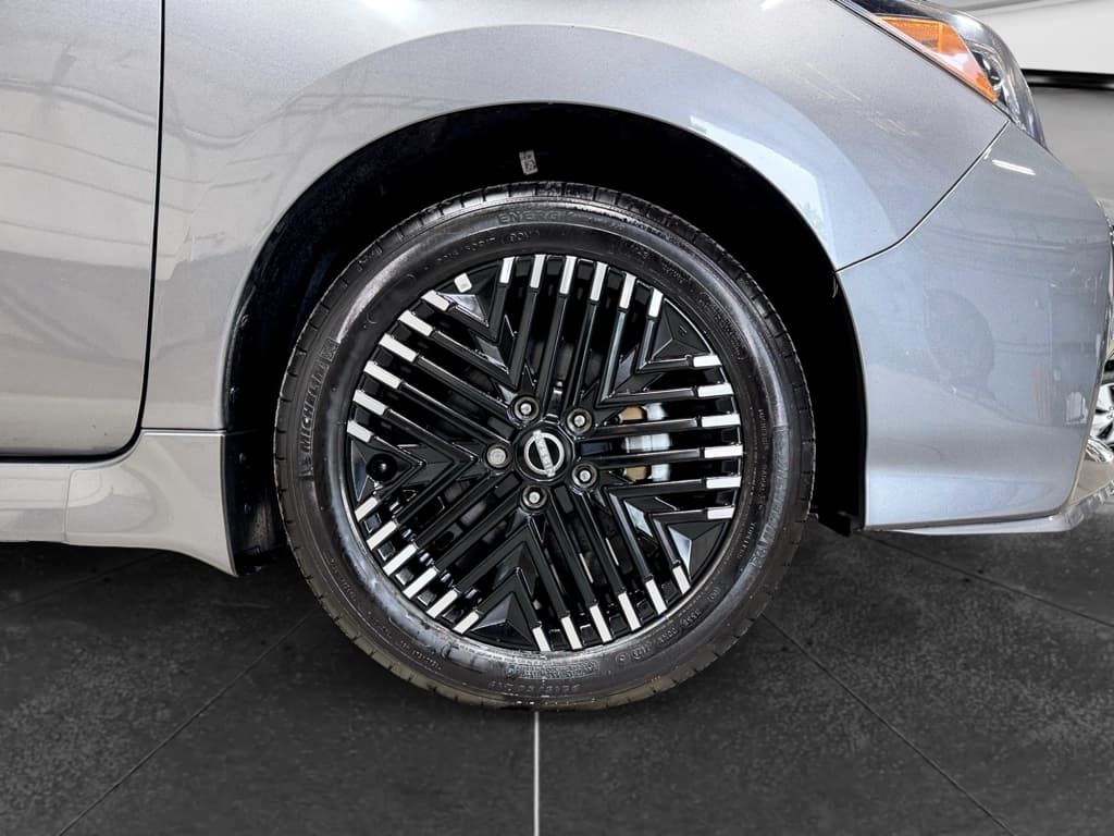 2024 Nissan LEAF view 32