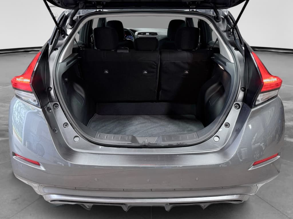 2024 Nissan LEAF view 24