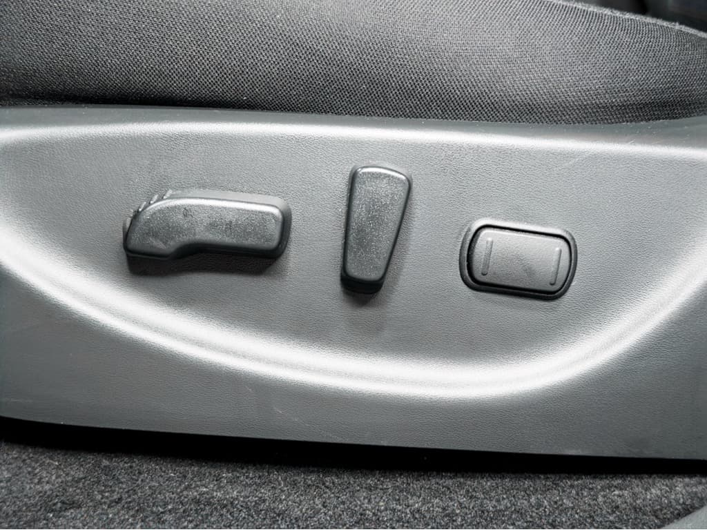 2024 Nissan LEAF view 6