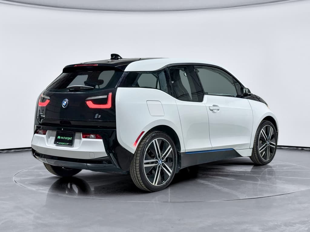 2016 BMW i3 view 3