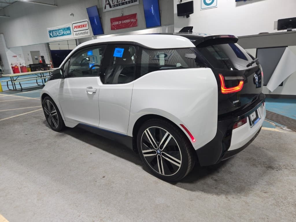 2016 BMW i3 view 2