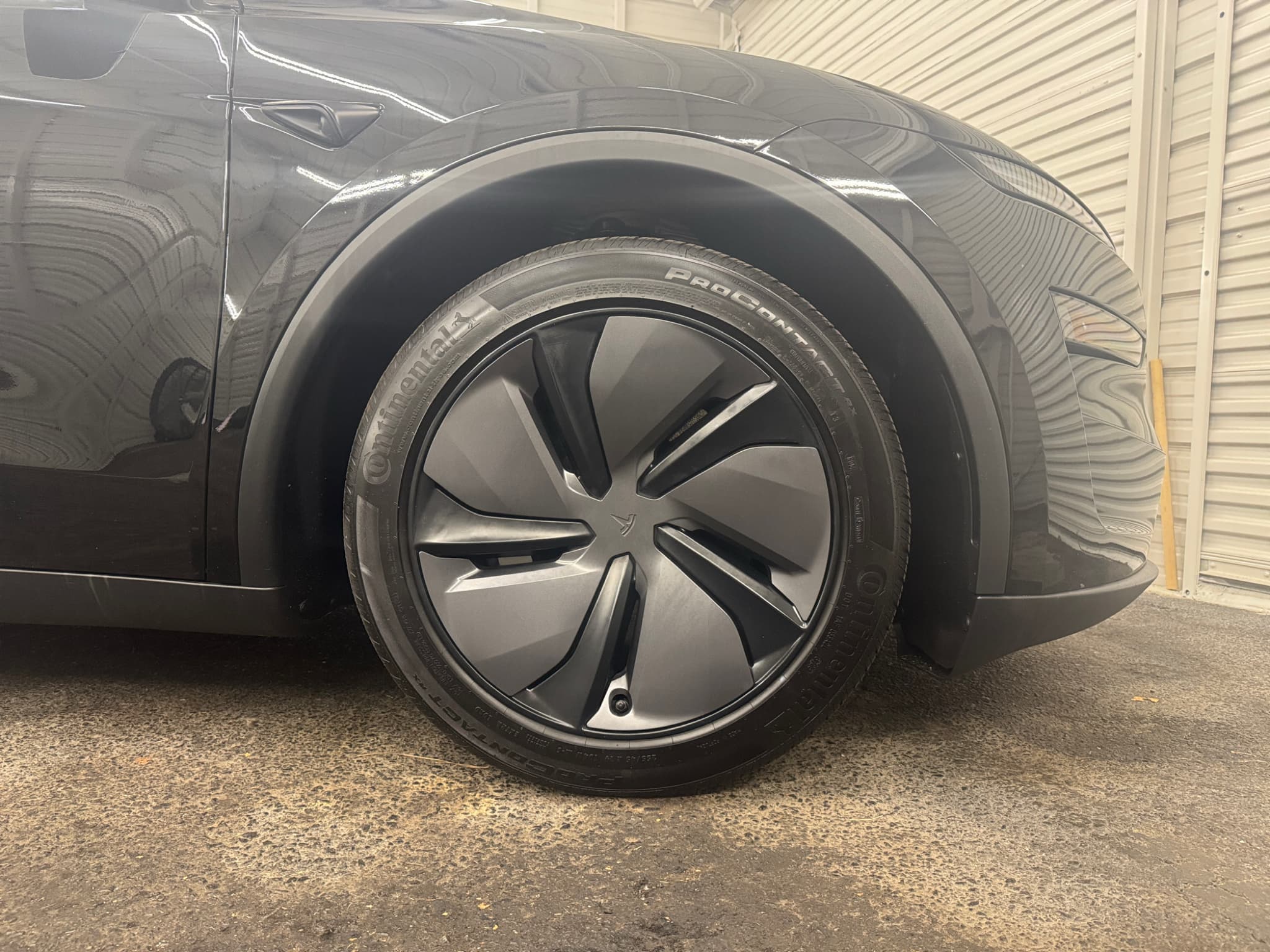 2026 Tesla Model Y view 32