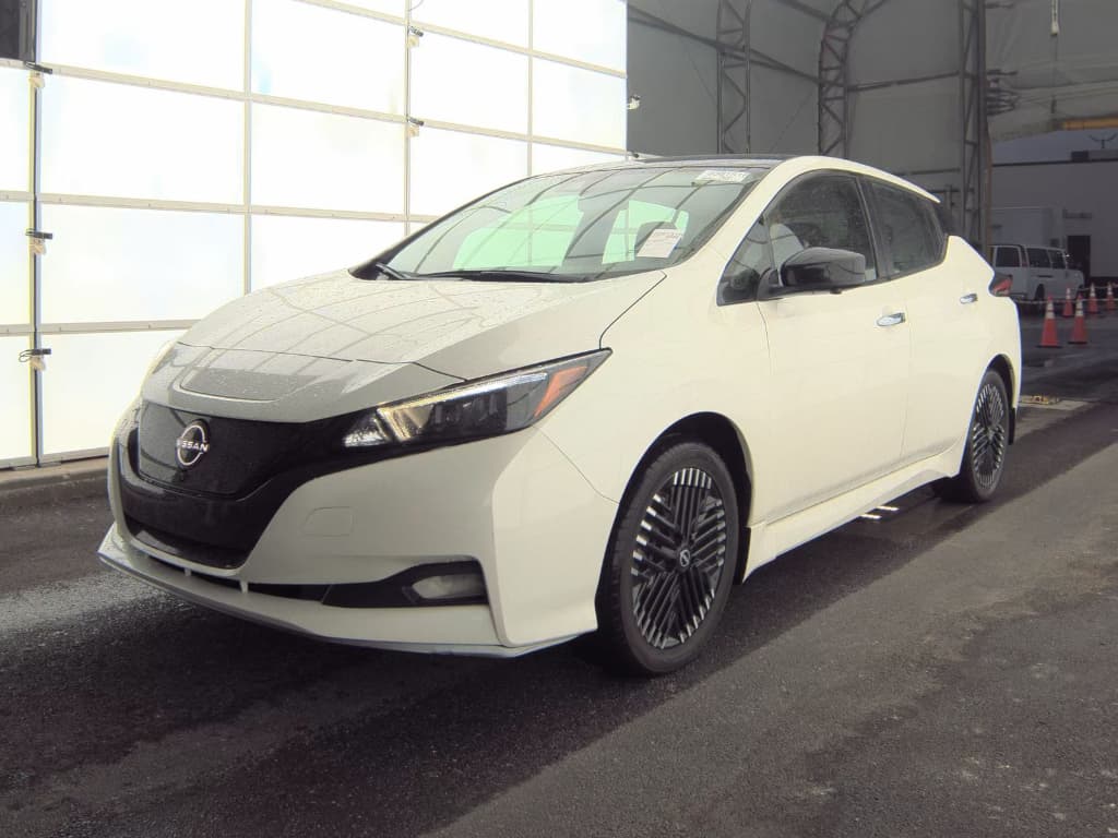 2023 Nissan LEAF
