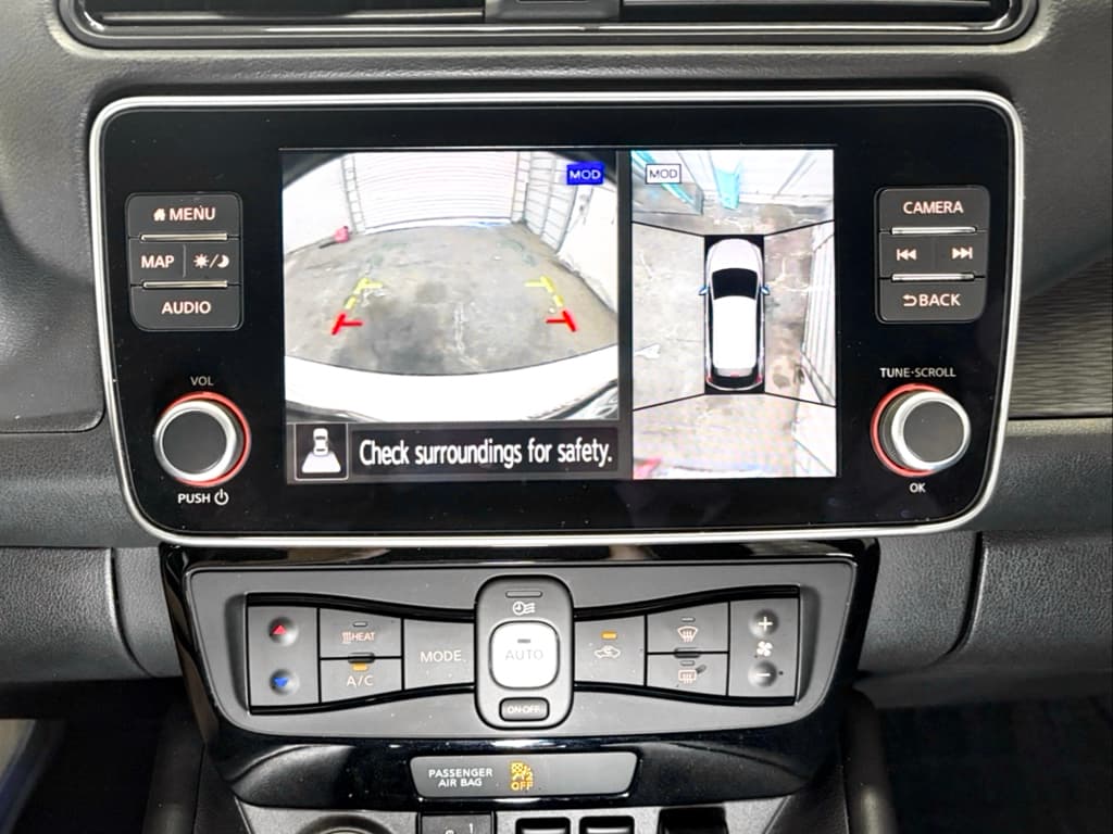 2023 Nissan LEAF view 14