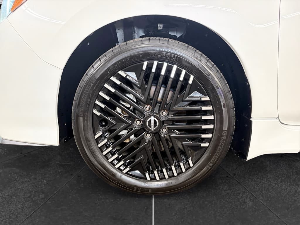 2023 Nissan LEAF view 29