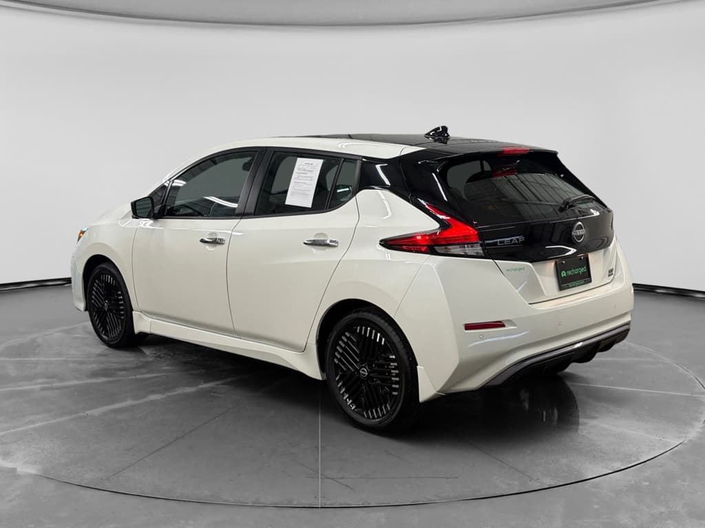2023 Nissan LEAF view 2