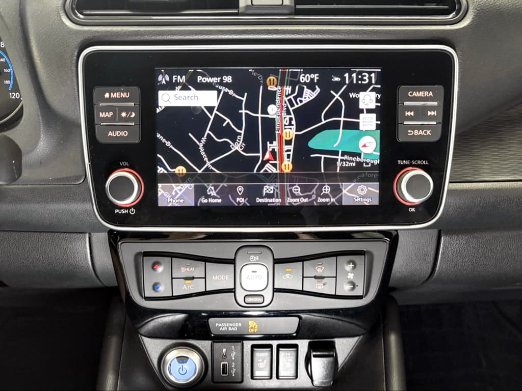 2023 Nissan LEAF view 11