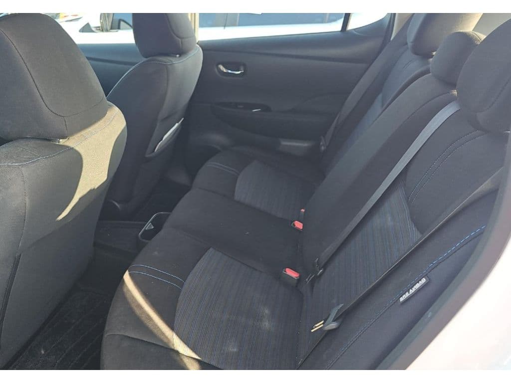 2023 Nissan LEAF view 6