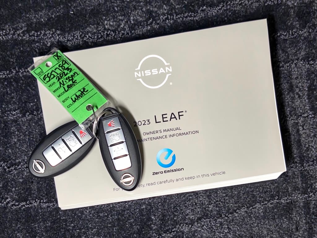 2023 Nissan LEAF view 23