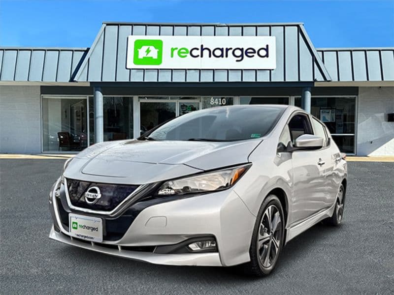 2022 Nissan LEAF view 3