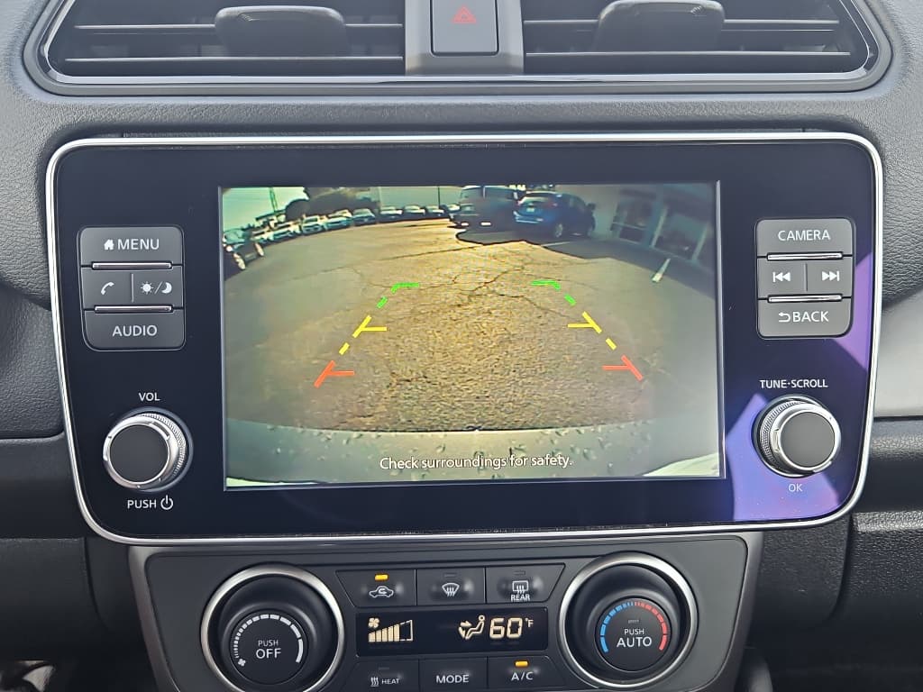 2023 Nissan LEAF view 12