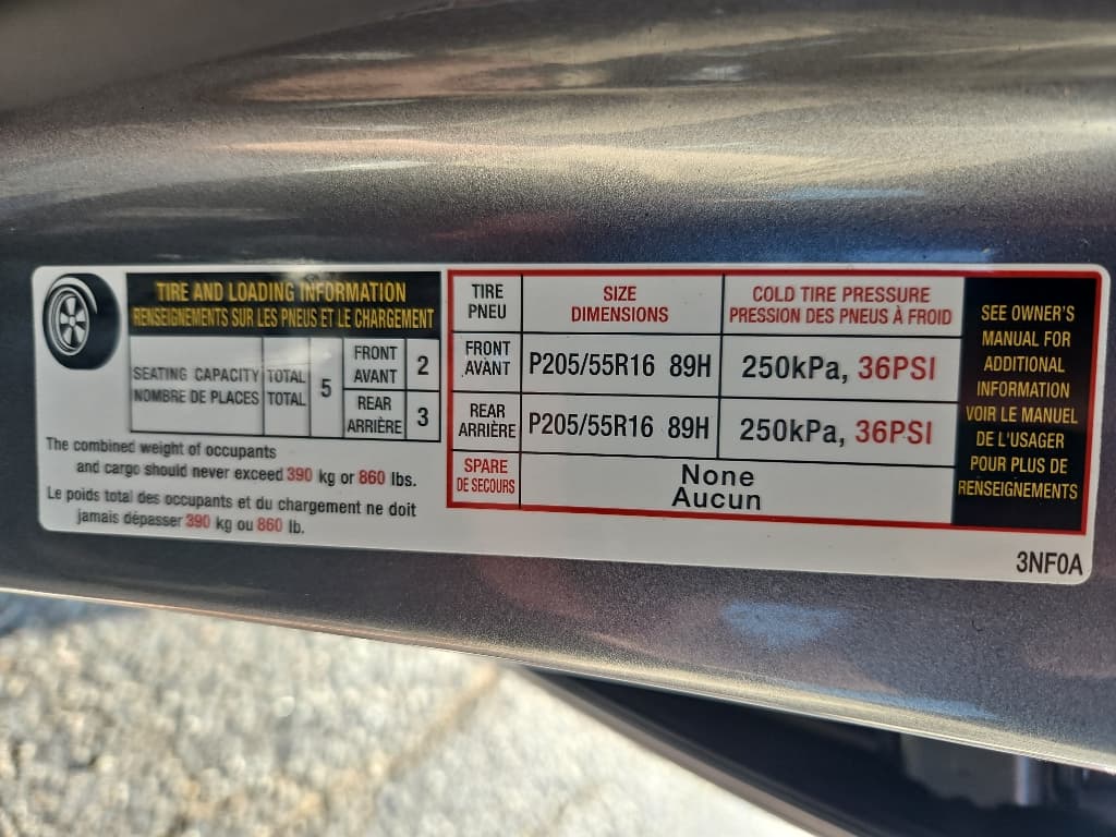 2023 Nissan LEAF view 21