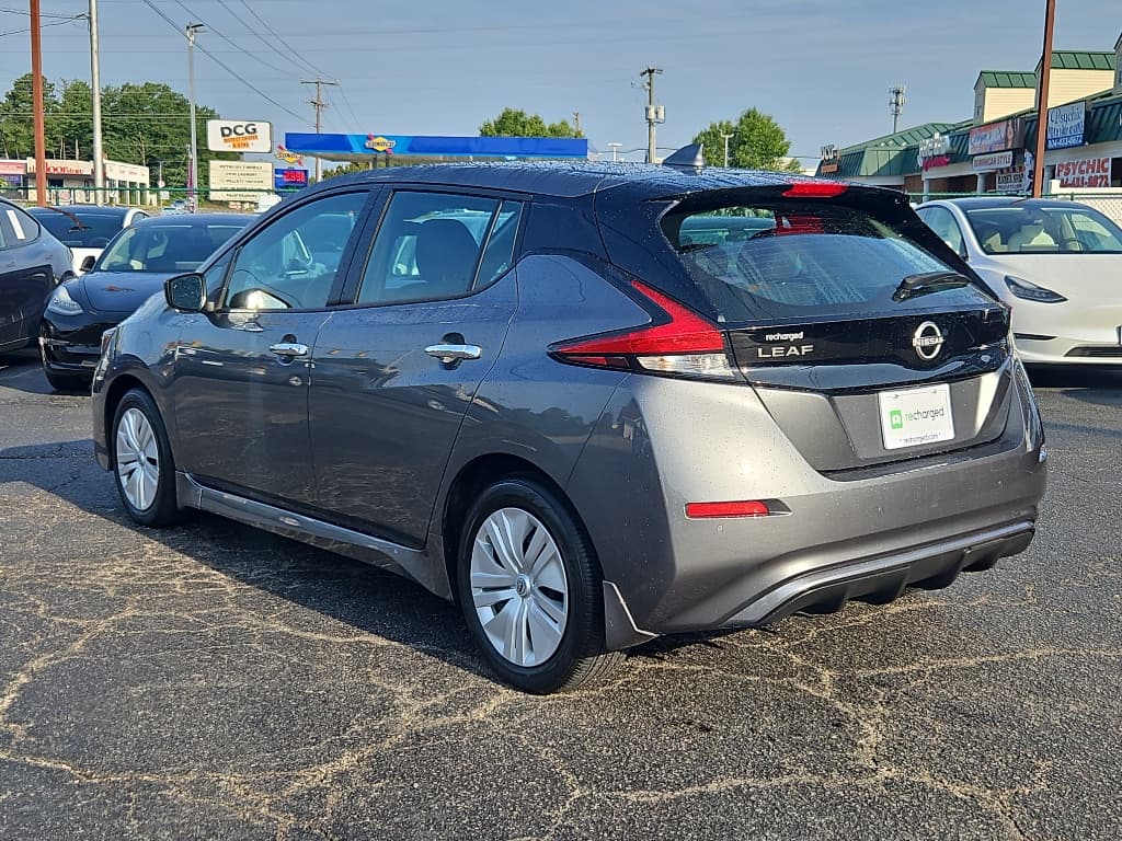 2023 Nissan LEAF view 2