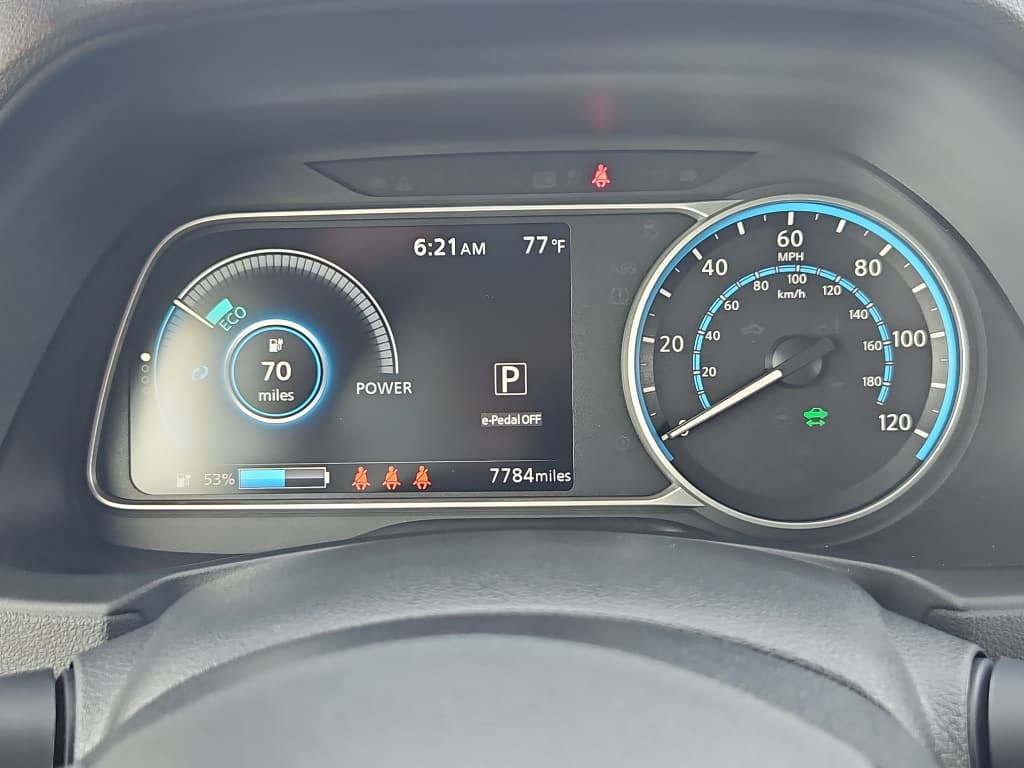 2023 Nissan LEAF view 9