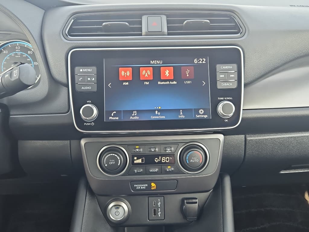 2023 Nissan LEAF view 11
