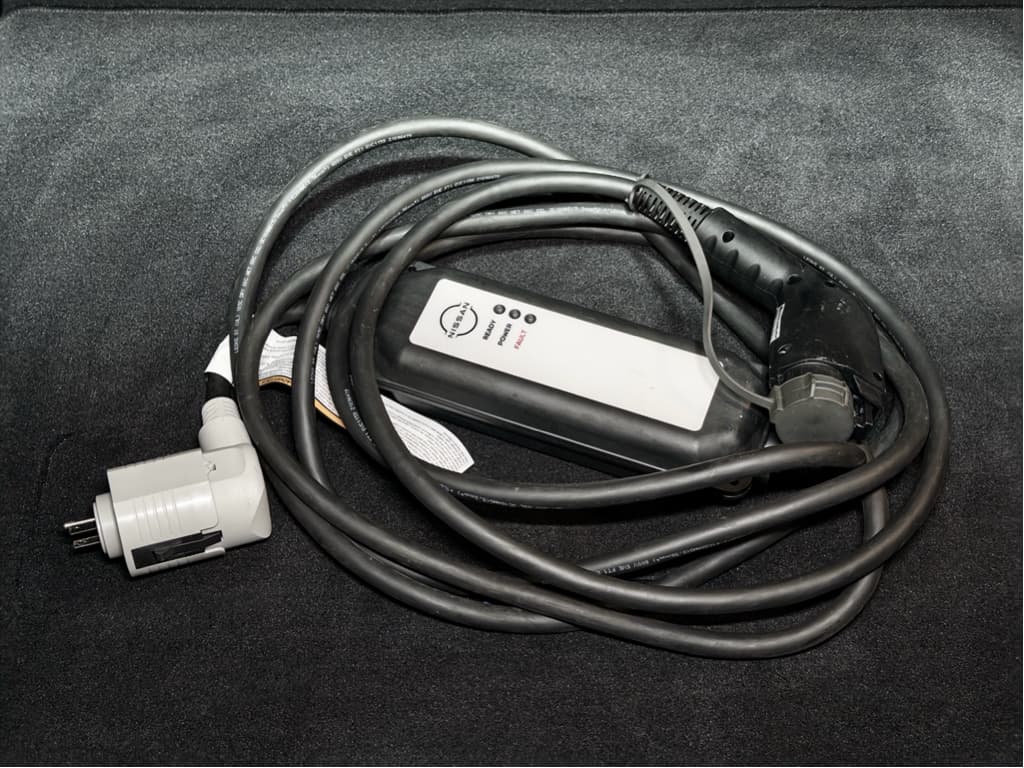 2022 Nissan LEAF view 6