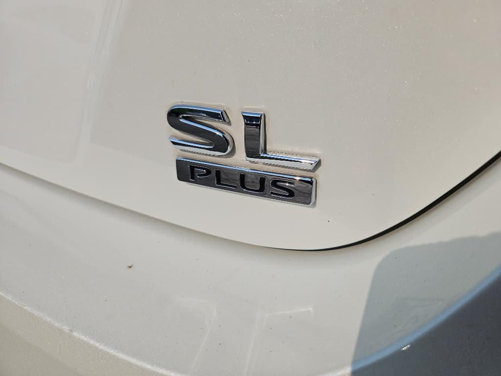 2022 Nissan LEAF view 30