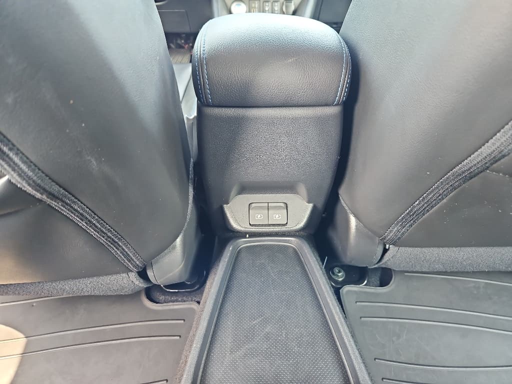 2022 Nissan LEAF view 20
