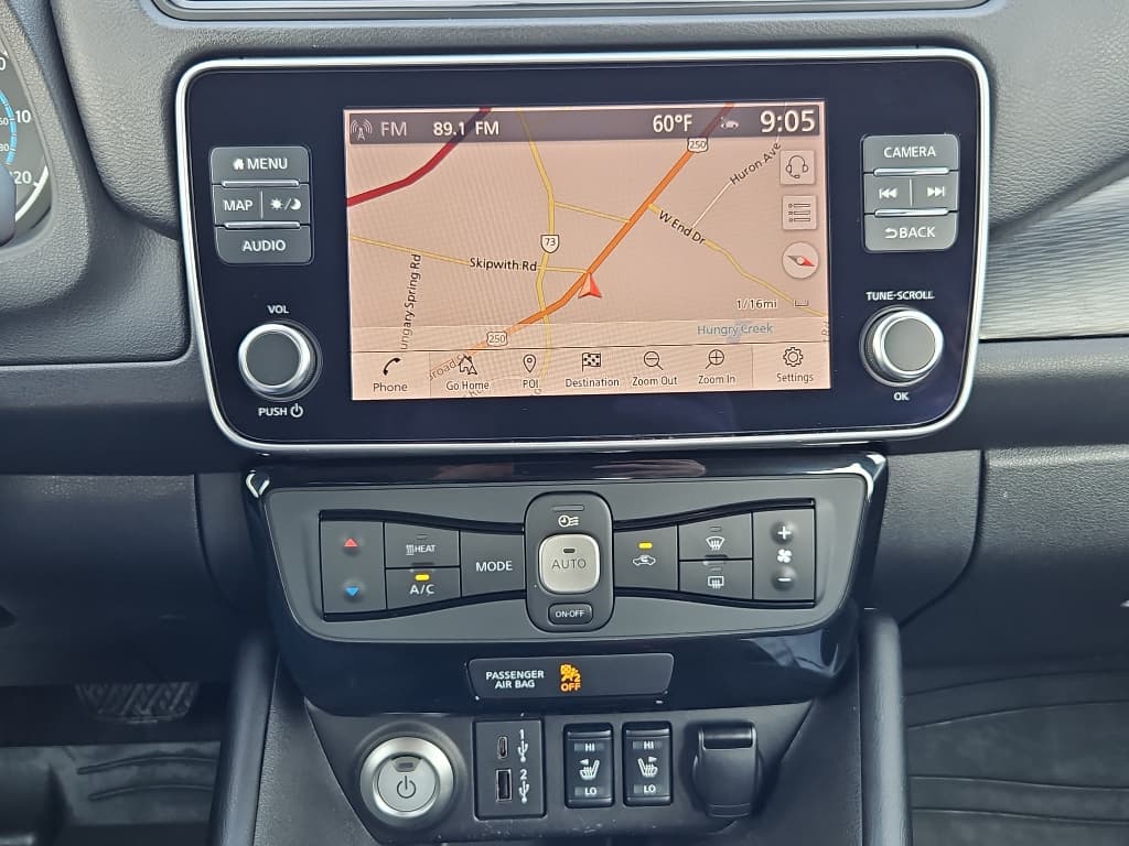 2022 Nissan LEAF view 13