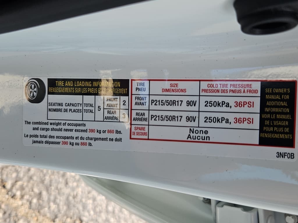 2022 Nissan LEAF view 24