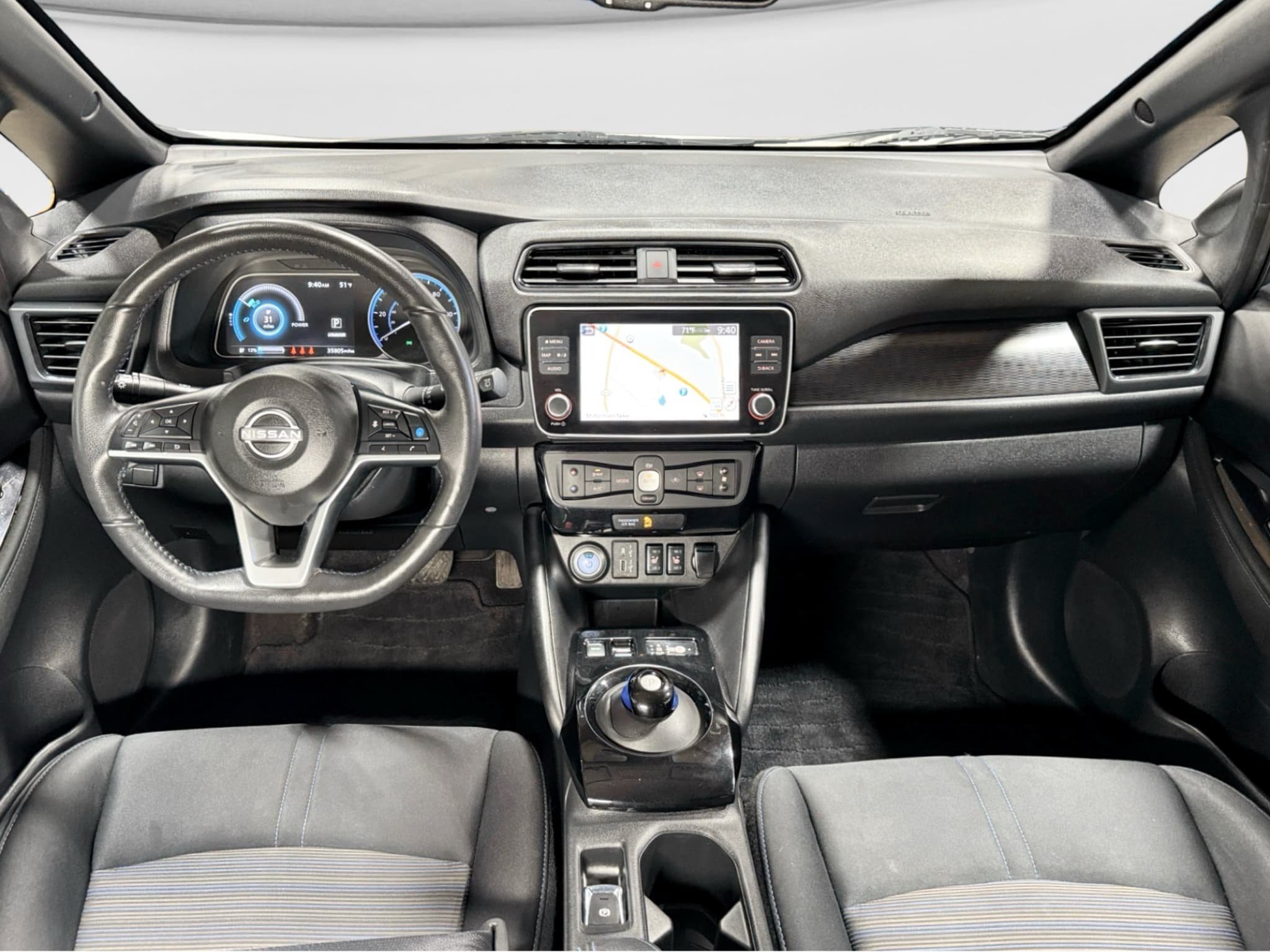 2023 Nissan LEAF view 15
