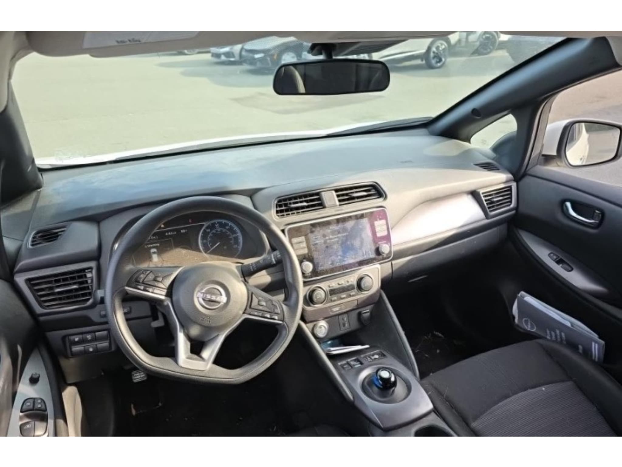 2023 Nissan LEAF view 5