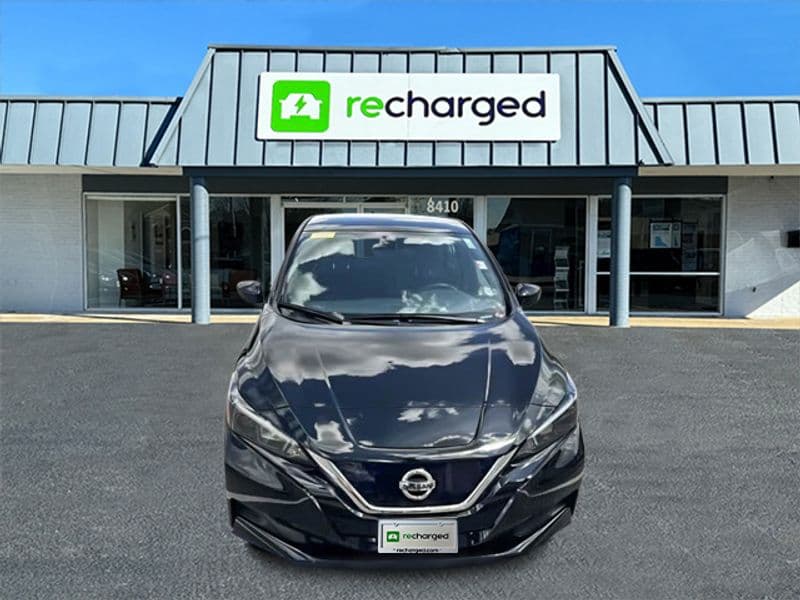 2022 Nissan LEAF view 2