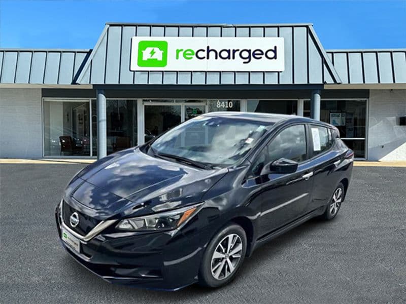 2022 Nissan LEAF view 3