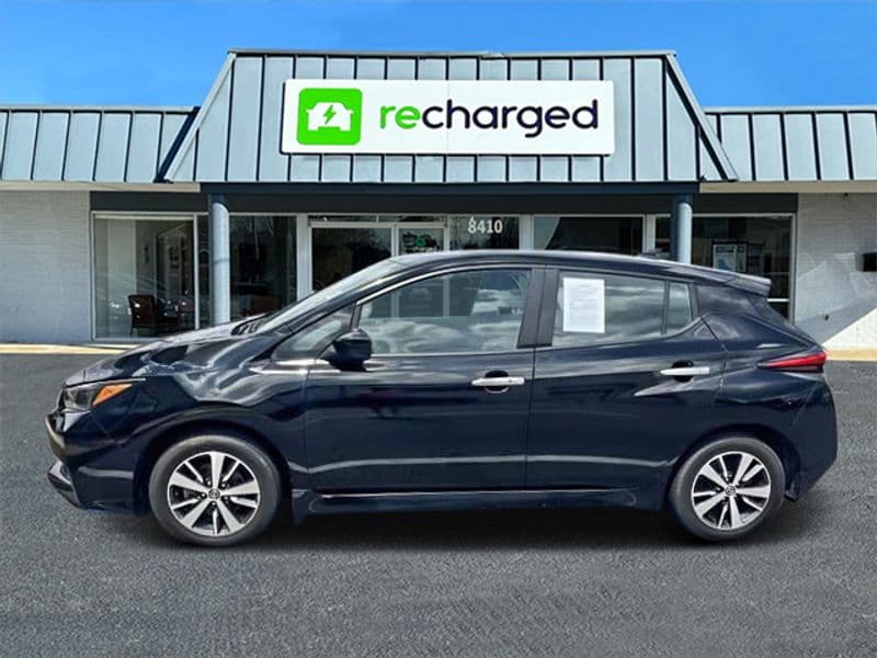 2022 Nissan LEAF view 7