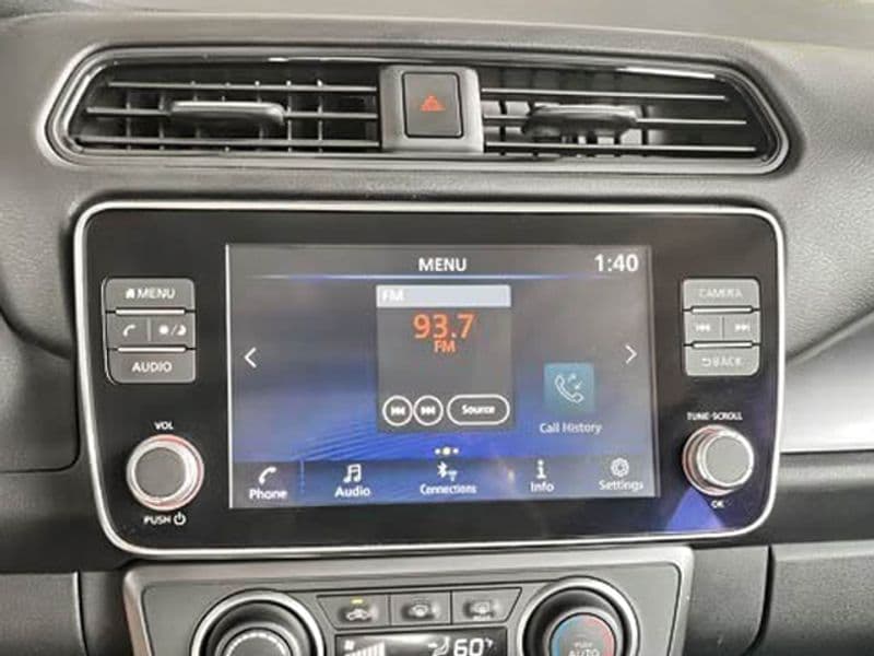 2022 Nissan LEAF view 17