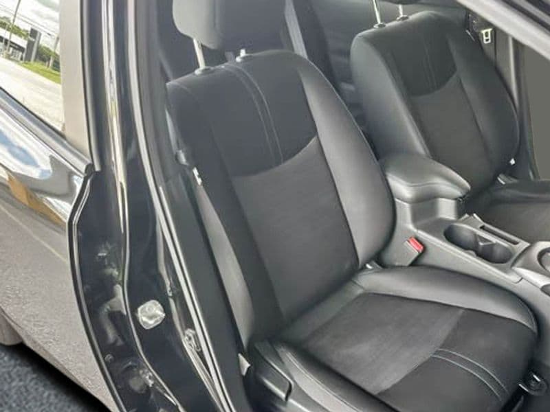 2022 Nissan LEAF view 23
