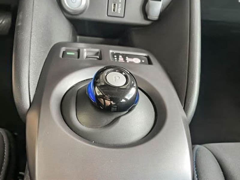 2022 Nissan LEAF view 20