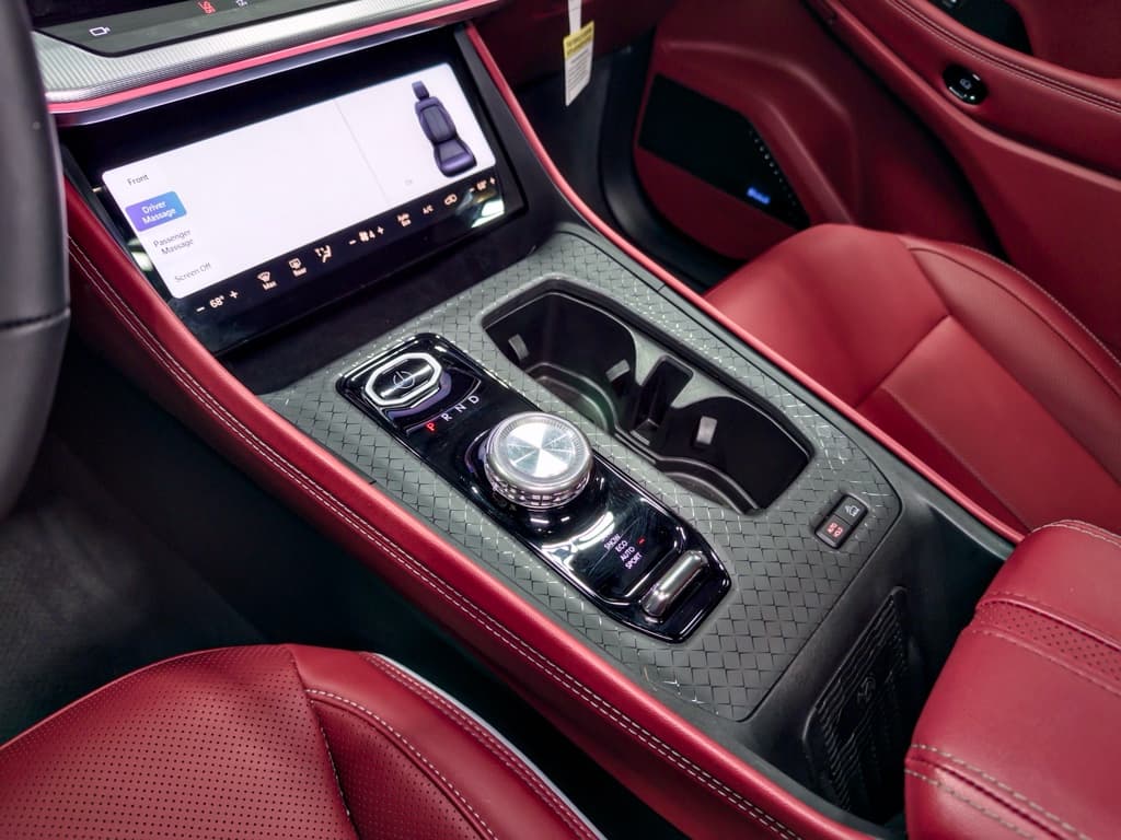 2025 Jeep Wagoneer S view 20