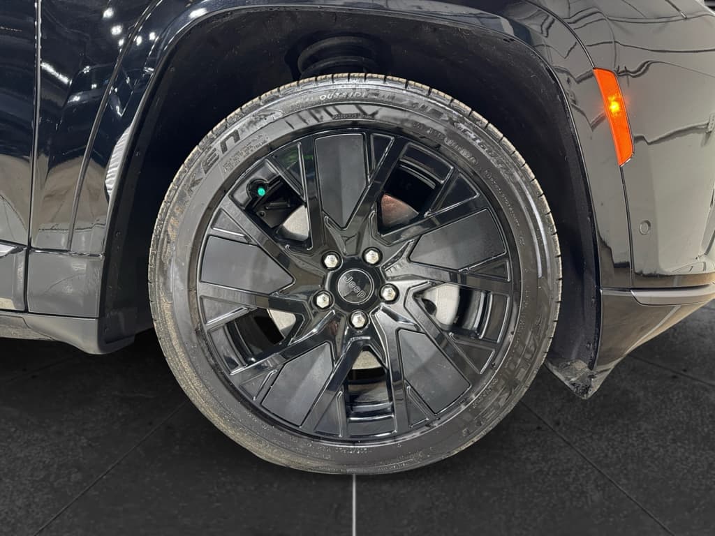 2025 Jeep Wagoneer S view 37