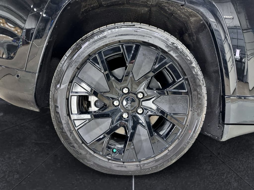 2025 Jeep Wagoneer S view 39