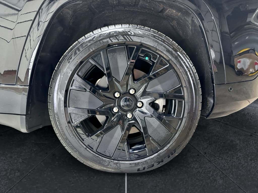 2025 Jeep Wagoneer S view 35