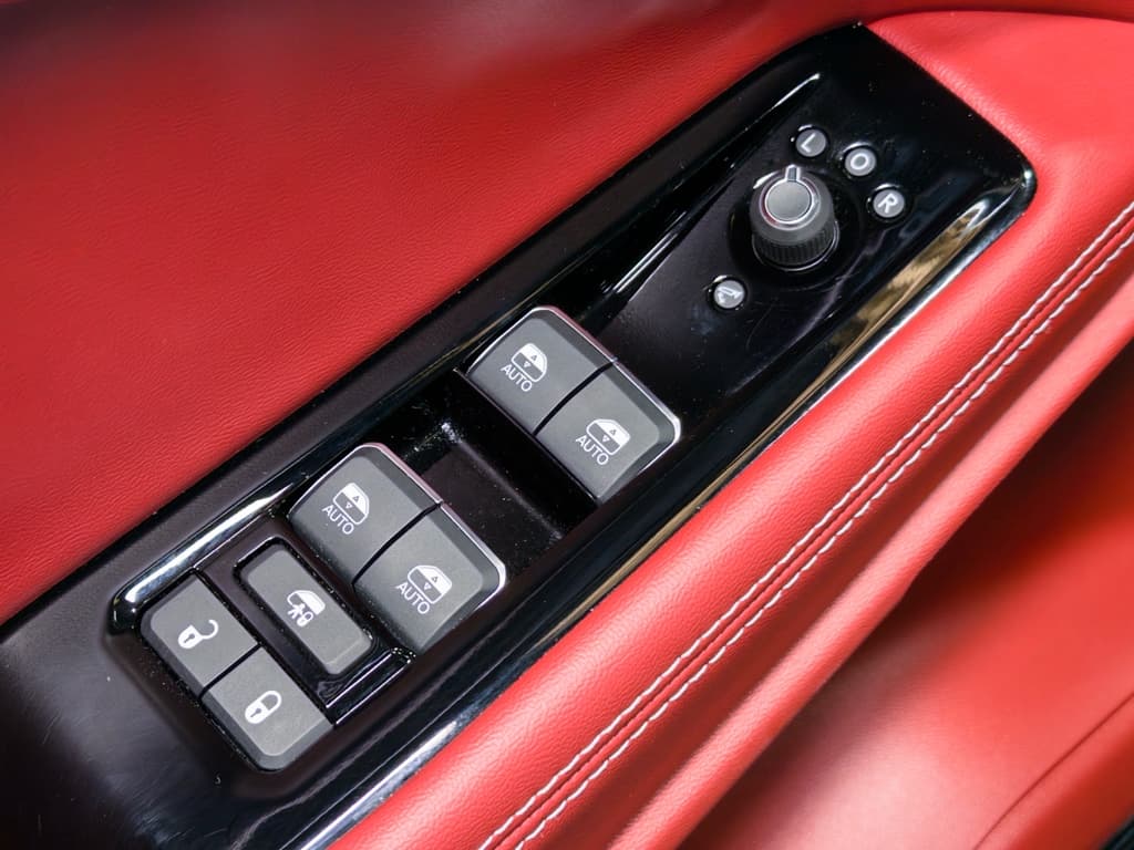 2025 Jeep Wagoneer S view 7