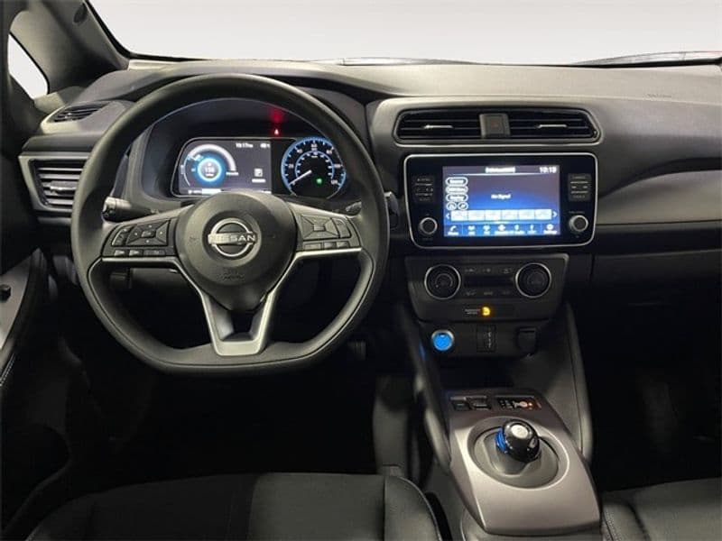 2025 Nissan LEAF view 10