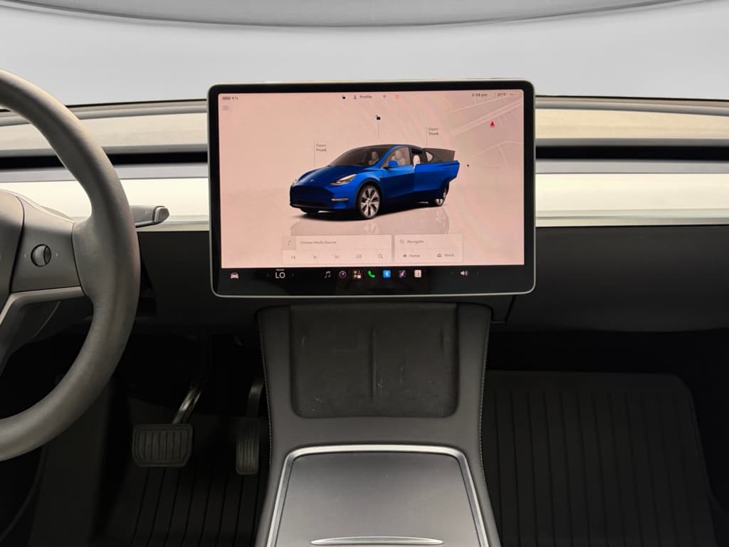 2022 Tesla Model Y view 7