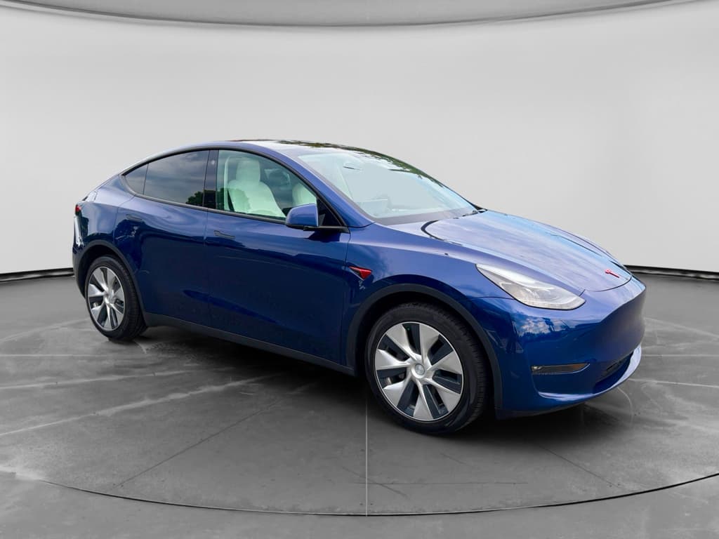 2022 Tesla Model Y view 3