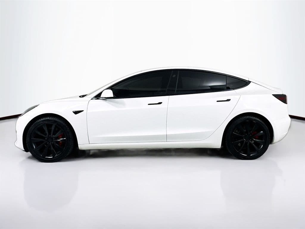 2021 Tesla Model 3 view 4