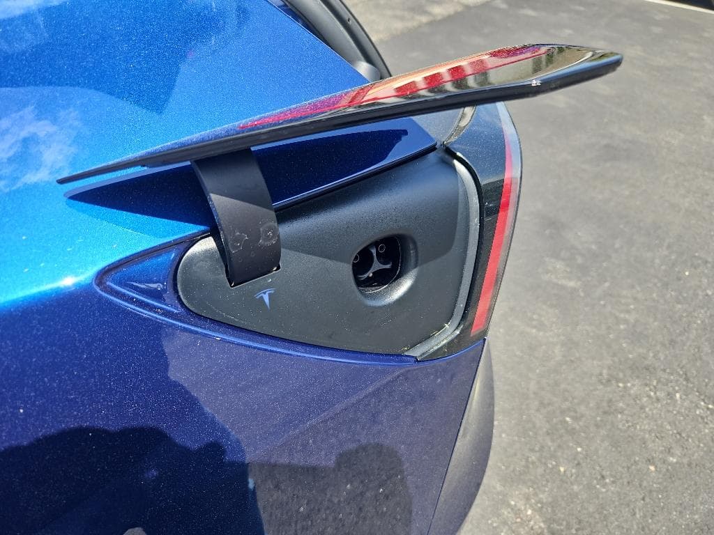 2022 Tesla Model Y view 5