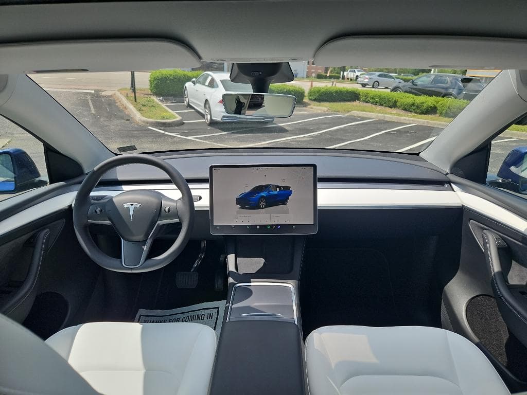 2022 Tesla Model Y view 12