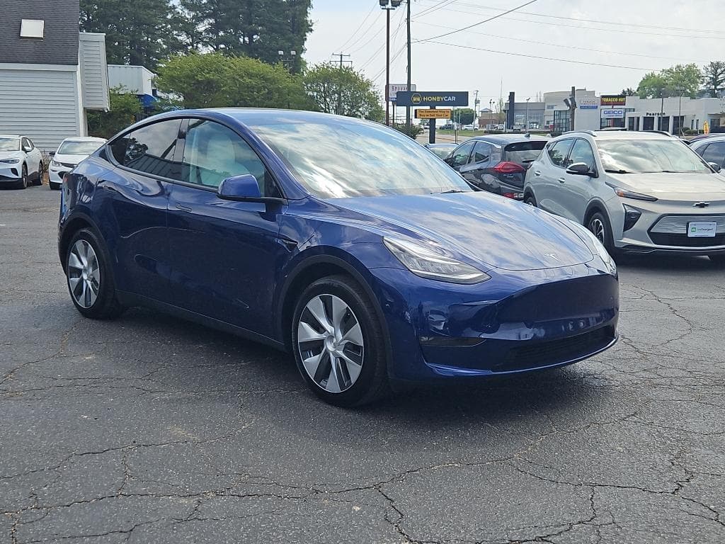 2022 Tesla Model Y view 4