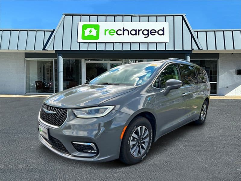 2021 Chrysler Pacifica view 6