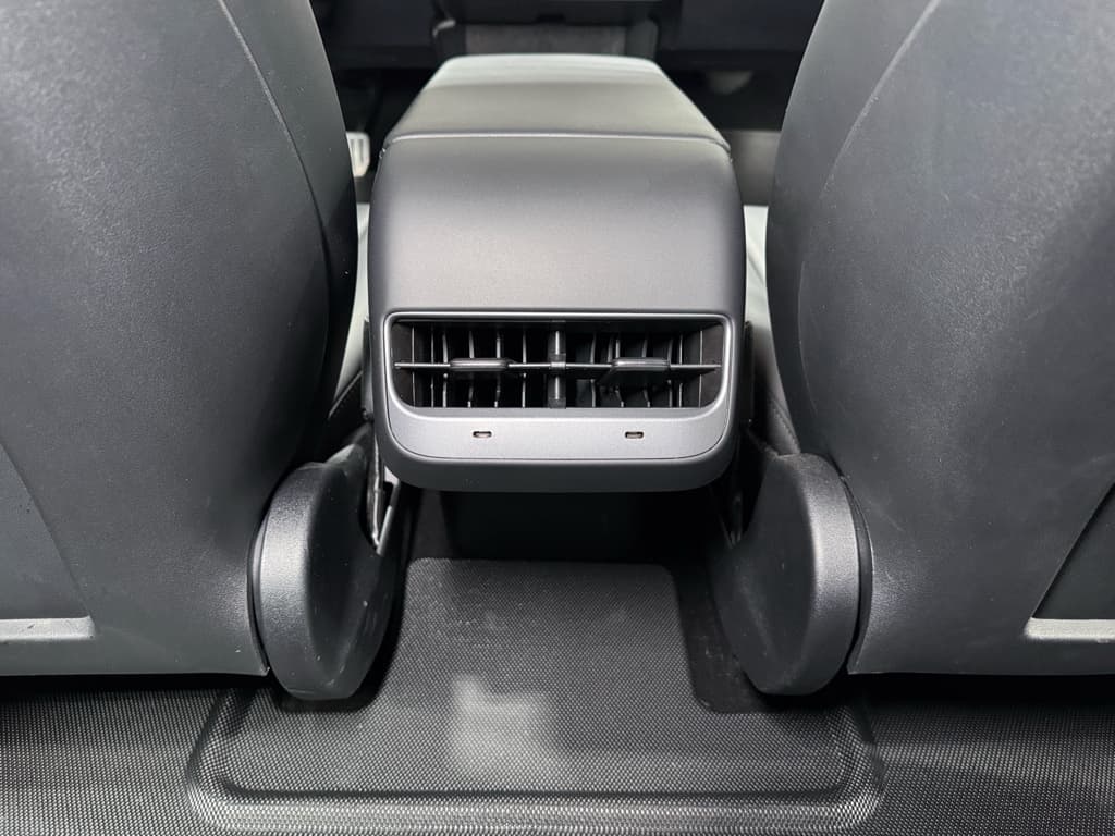 2023 Tesla Model 3 view 19