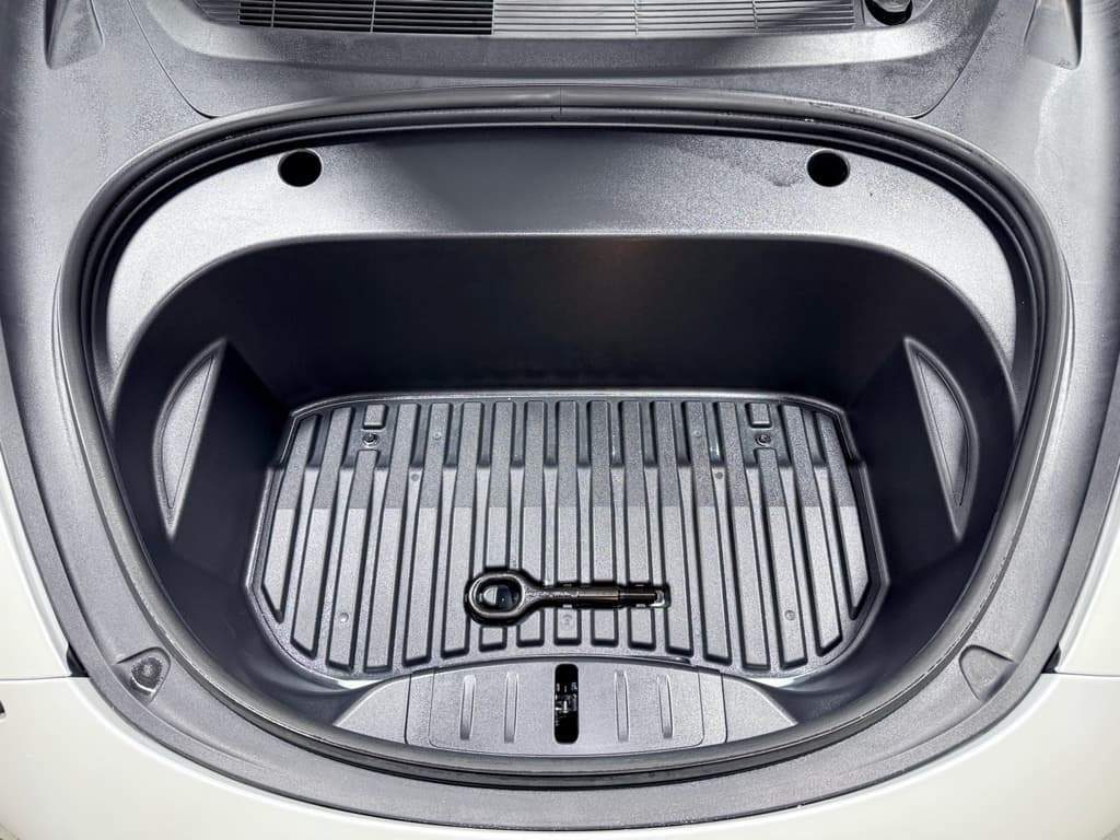 2023 Tesla Model 3 view 24