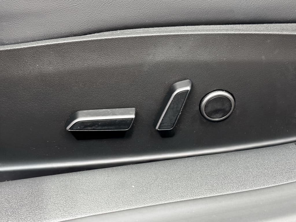 2023 Tesla Model 3 view 6