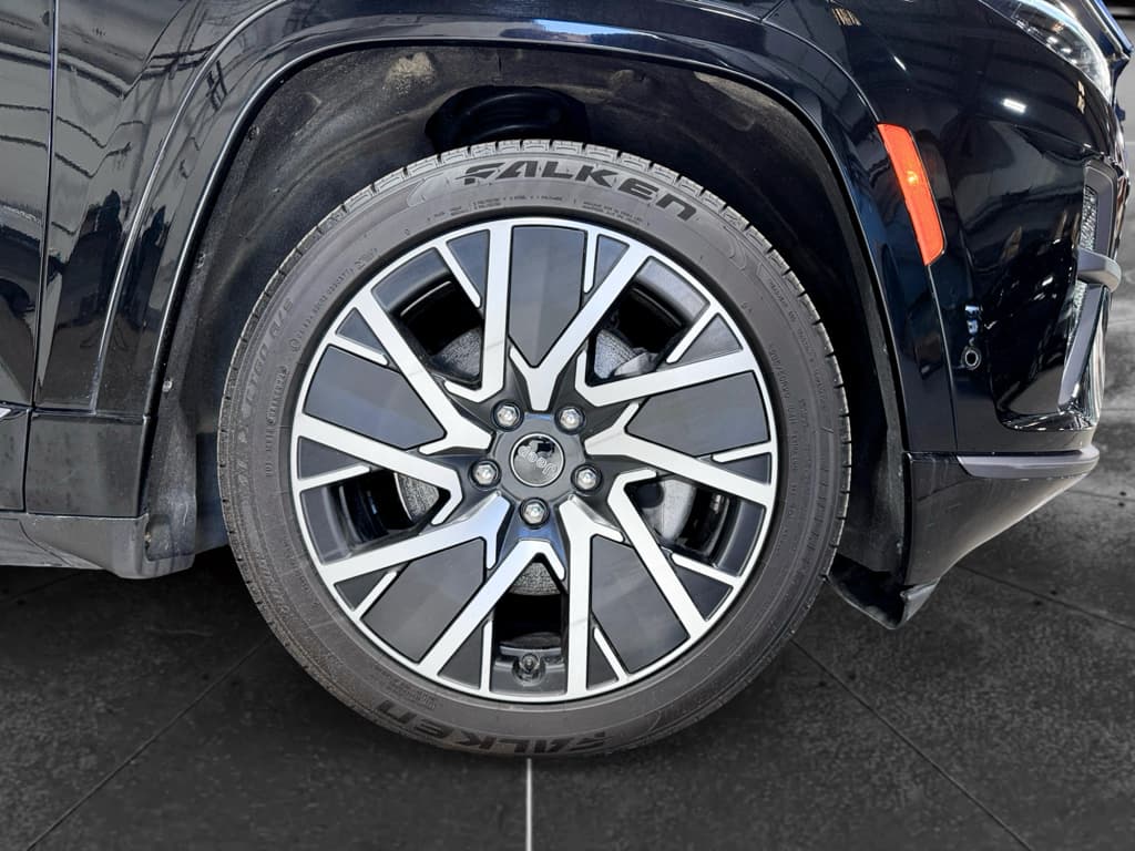 2025 Jeep Wagoneer S view 38