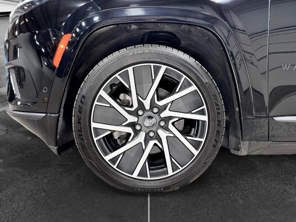 2025 Jeep Wagoneer S view 32